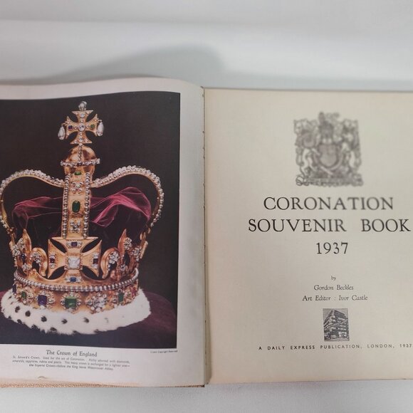 British Royal Coronation Memorabilia Books– British Monarchy Keepsakes - Picture 4 of 15